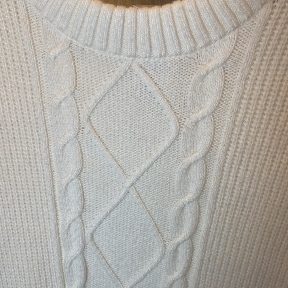 Torrid 2X cable knit short sleeved sweater in winter white - Picture 3 of 7